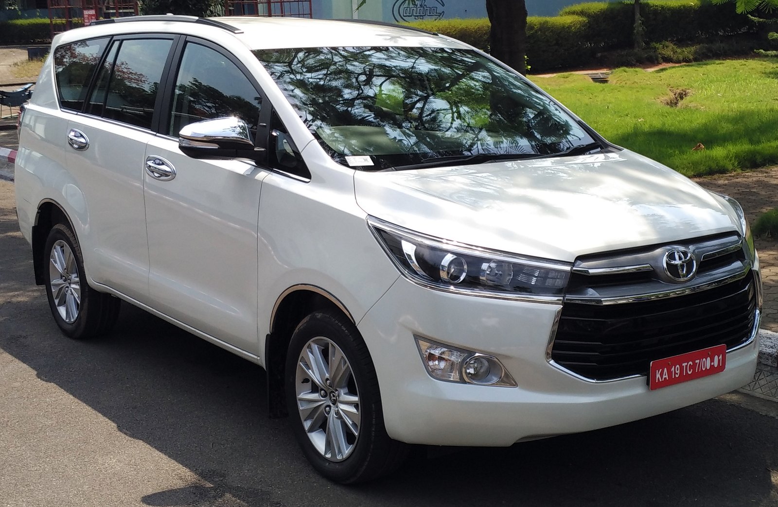 Toyota Innova Crysta taxi